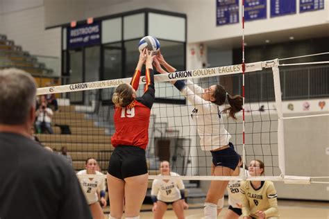 Clarion Volleyball Team Sweeps IUP in PSAC Tournament,。